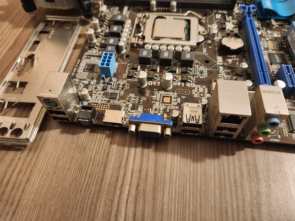 ASUS P8H67-M LGA 1155/Socket H2 Intel M.B. + Processore I5 2500k + Ventola - Immagine 2 di 3