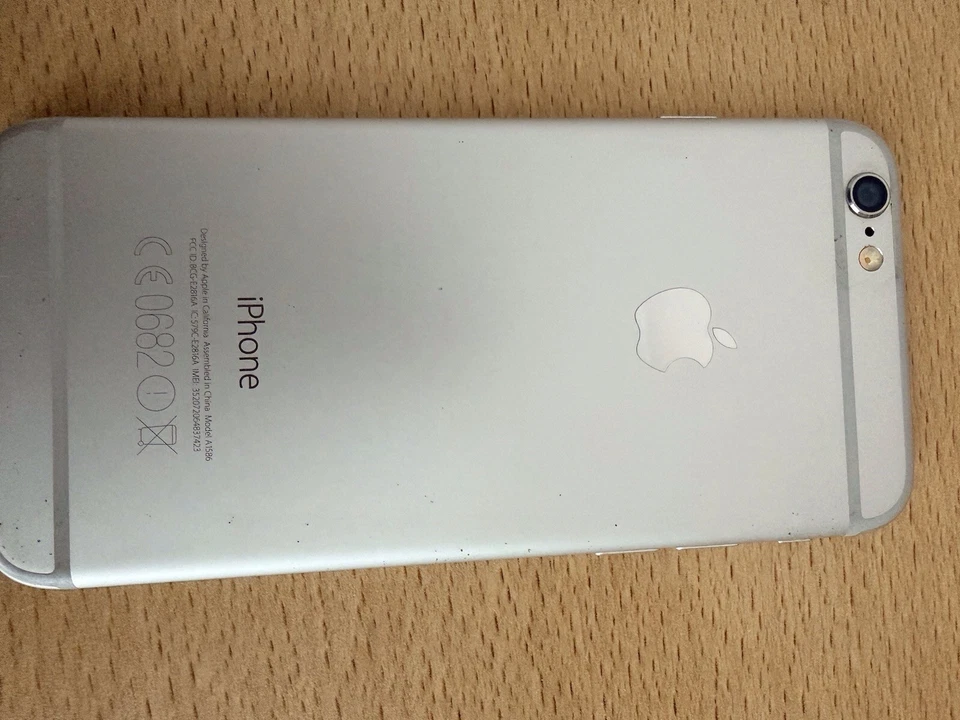 Apple iPhone SE 2022 3rd Gen 64GB EXCELLENT CONDITION A++, photo 4 of 4