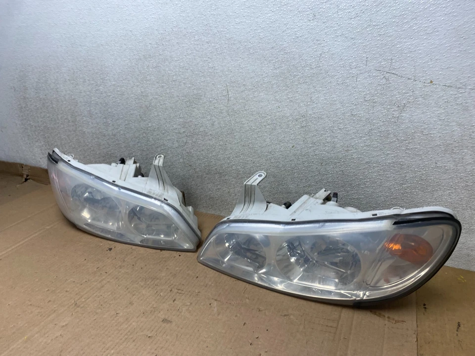 2000 to 2001 Infiniti I30 Left+Right Side Headlights Halogen U8465 DW - Image 2 of 4