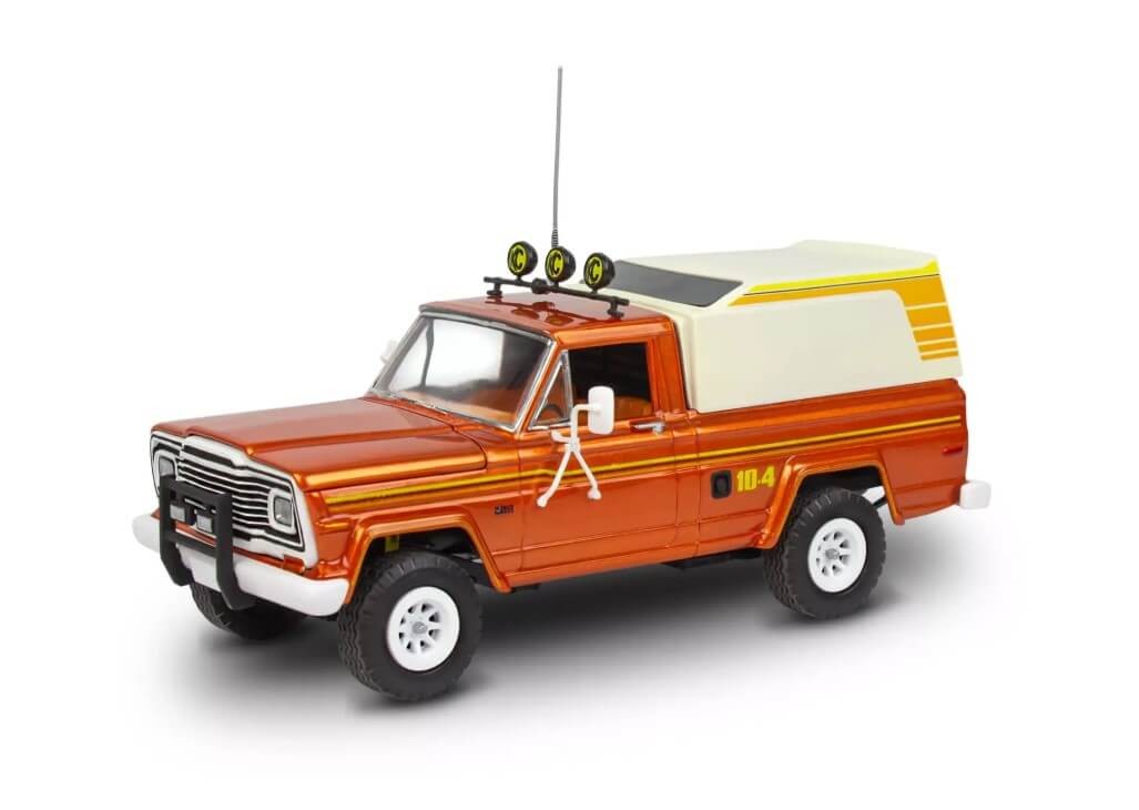 Revell 1/24 Scale 1979 Jeep J-10 Pickup w/Camper Top Plastic Model