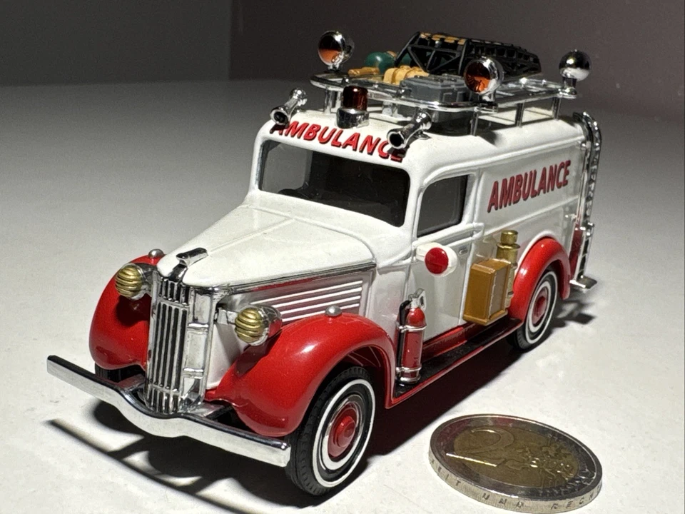 M488 Matchbox Models of Yesteryear 1937 GMC Van TM GM 1:43 Ambulance Krankenwage - Bild 2 von 4