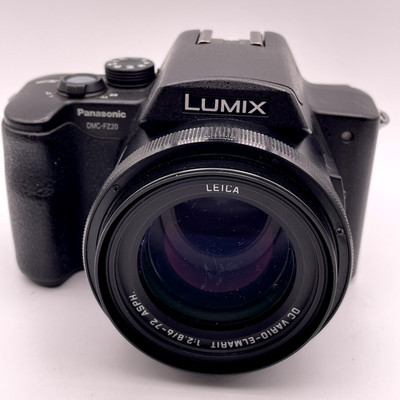 Panasonic Lumix DMC-FZ20 5.0MP Digital Camera – Black – Does Not