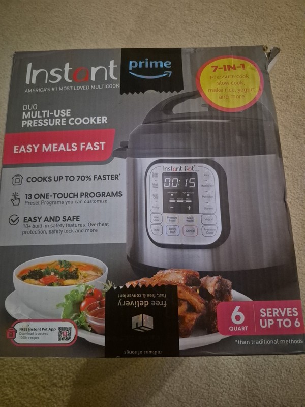 Instapot Duo 60 V3 6 Quart Multi-use pressure cooker 7-in-1 Serves up to 6