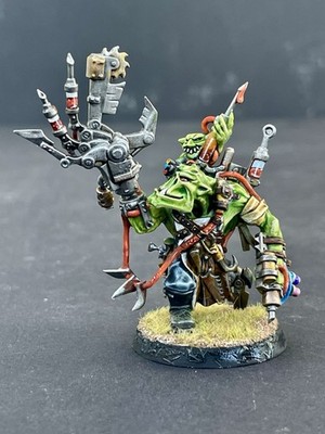 Ork Painboy Warhammer 40k hochwertig bemalt 