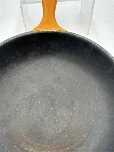 Vntg Le Creuset France #20 Orig. Orange Enamel Double Spout Skillet Pan + Lid - Picture 20 of 24
