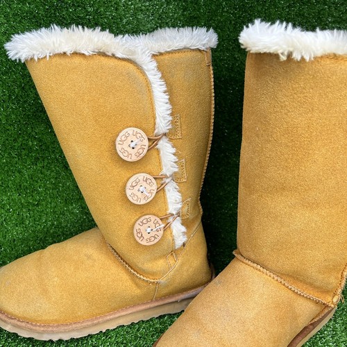 yellow bailey bow uggs