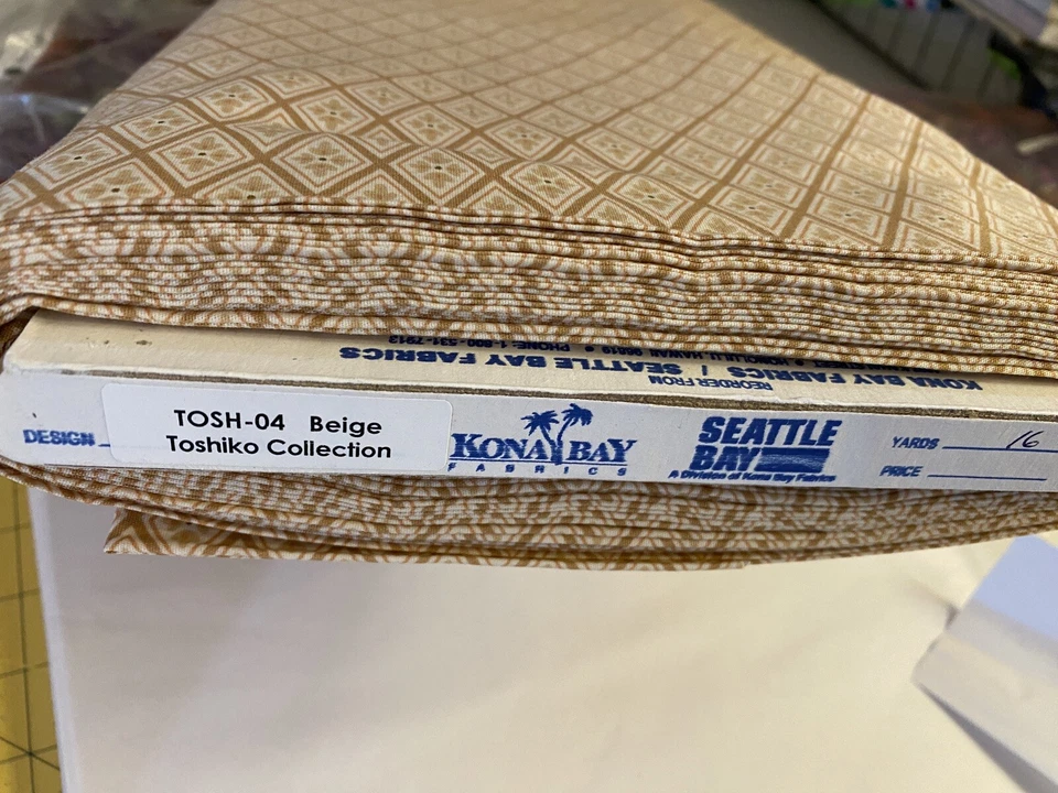Fabric Kona Bay Toshiko 米色几何金属色可选尺寸 — 第 3/4 张图片
