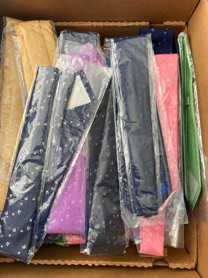 Corbata de seda azul claro Turnbull & Asser floral manchada Foto 3 de 3