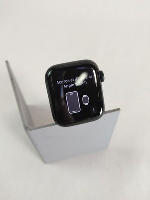 Apple Watch Series SE 2nd GEN 40 mm Black Aluminum Case 32 GB GPS