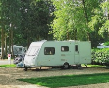 Lunar Quasar 524 - 4 Berth Caravan 2007 – full touring package with awning
