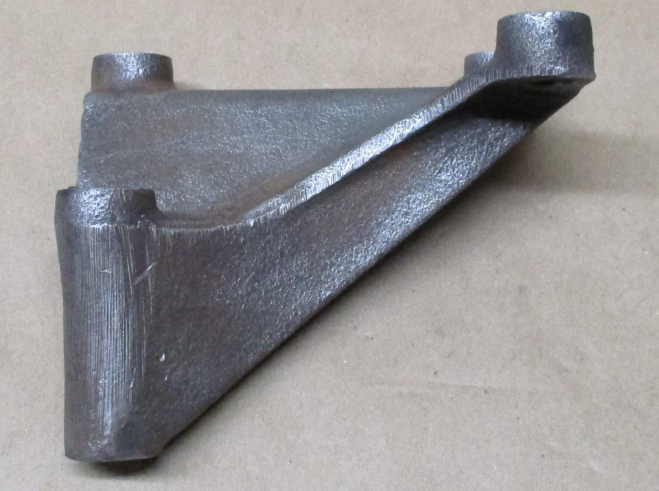 1967-1968 DODGE MOPAR 383ci 440ci WITH A/C LOWER ALTERNATOR BRACKET 2806039 - Image 2 of 4