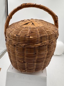 Farmhouse basket lid wicker basket handle country decor garden Jamaican handmade