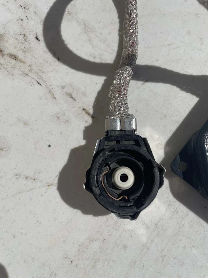 БЛОК ФАР ксенонового модуля Lexus Toyota 2007 2008 2009 2010 2011 35967 - 51040 - Изображение 3 из 4