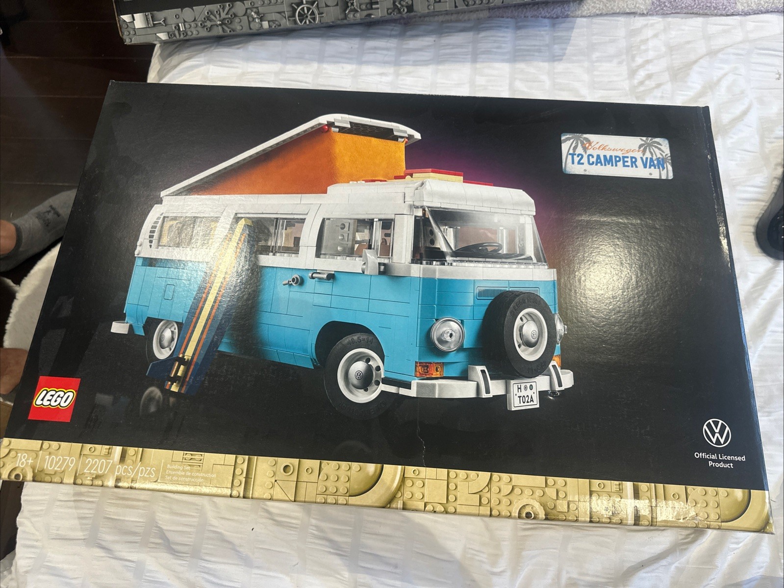 LEGO Icons: Volkswagen T2 Camper Van (10279). New in Sealed Box. Retired.