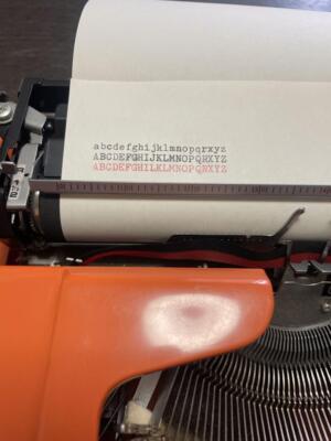 brother young elite オレンジ　タイプライター Brother Young Elite Orange Manual Typewriter and Case