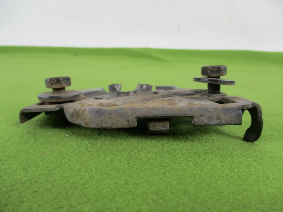 Защелка капота 1980-1992 Chevrolet Camaro хорошее рабочее состояние изготовитель оборудования - Изображение 3 из 4