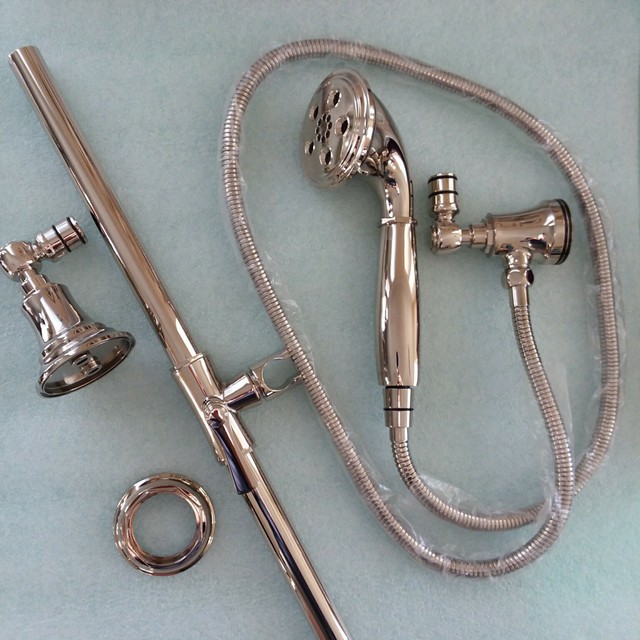 Delta Tub Shower Head A112.18.1M 1.75 GPM/6.6L/M Single Function Fixed