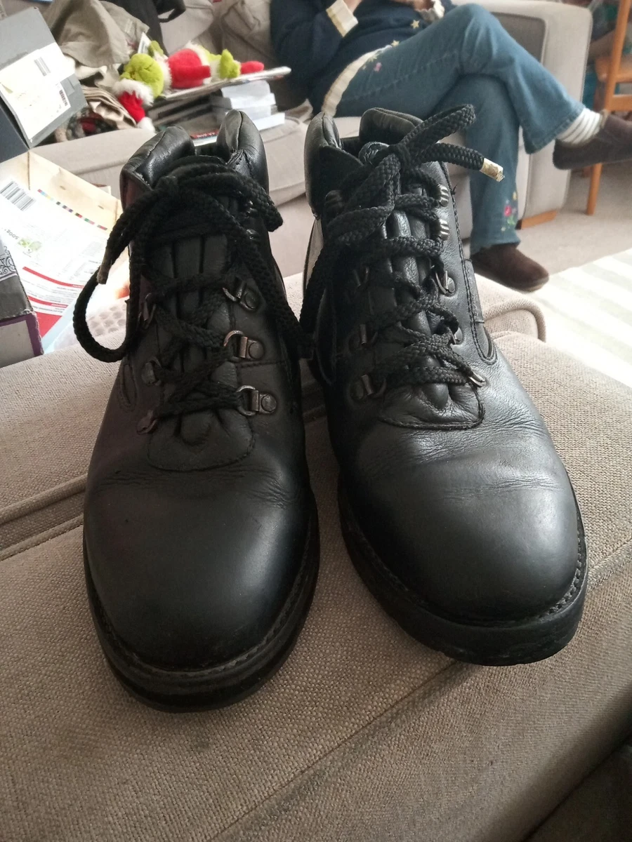 Black leather walking boots 2025