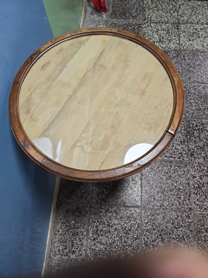 Antique 1918 Round Side Table with 4 Feet in Original Condition - Image 3 of 4