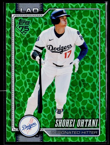 2026 Topps #200 Shohei Ohtani Holiday Foil Green