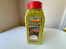 Scenic Express #EX801B Flock & Turf Texture-32 oz. Shaker Bottle-Lt Green- NOS
