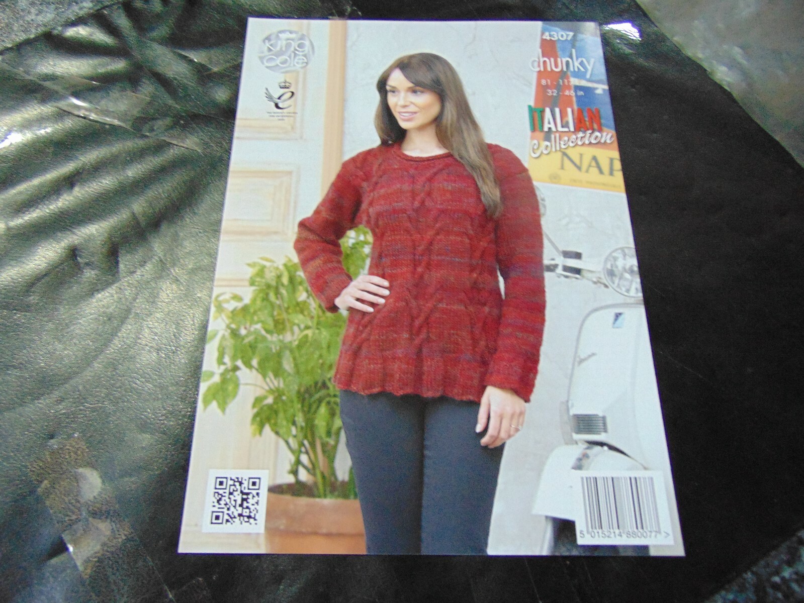 King Cole Chunky Sweaters  Pattern 4307  (81 - 117 cm) 2 Designs
