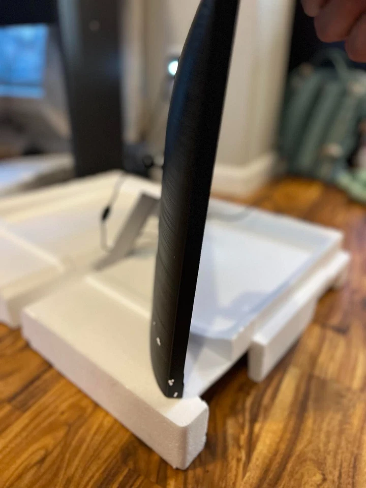 Philips E Line 27" LED Monitor - Black - FOR PARTS  - Image 4 of 4