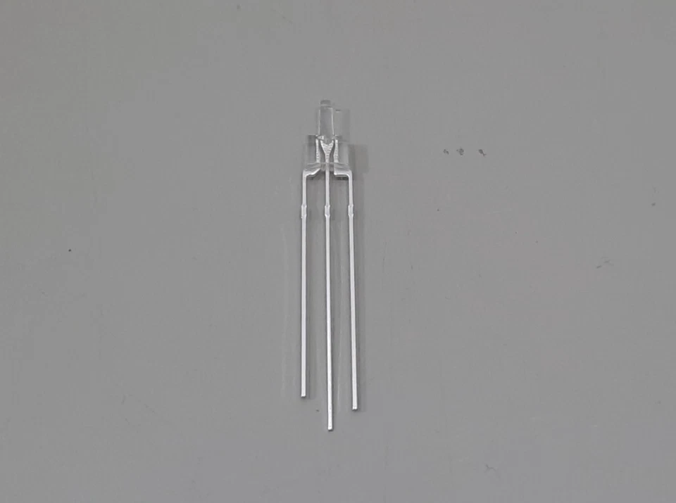 diodo led bicolore rosso/bianco o caldo 3pin catodo/anodo ø2 trasparente tower - Immagine 3 di 4