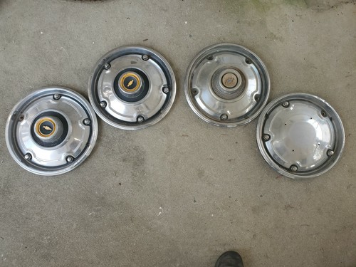 C10 Hub Caps '67-'72 - 第 1/1 張圖片