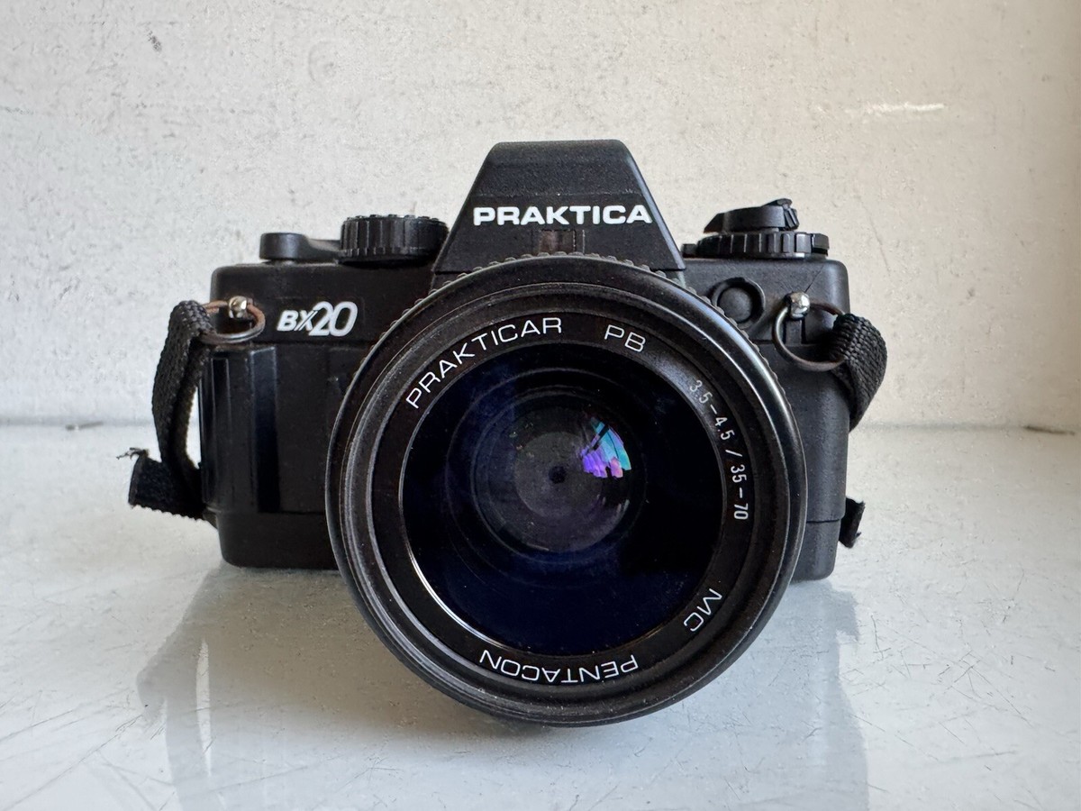 PRAKTICA BX20S/ F3.5 35-70+4.575-300レンズ付 Praktica BX20 35mm SLR Film Camera & Pentacon 35-70mm Lens Kit Bag