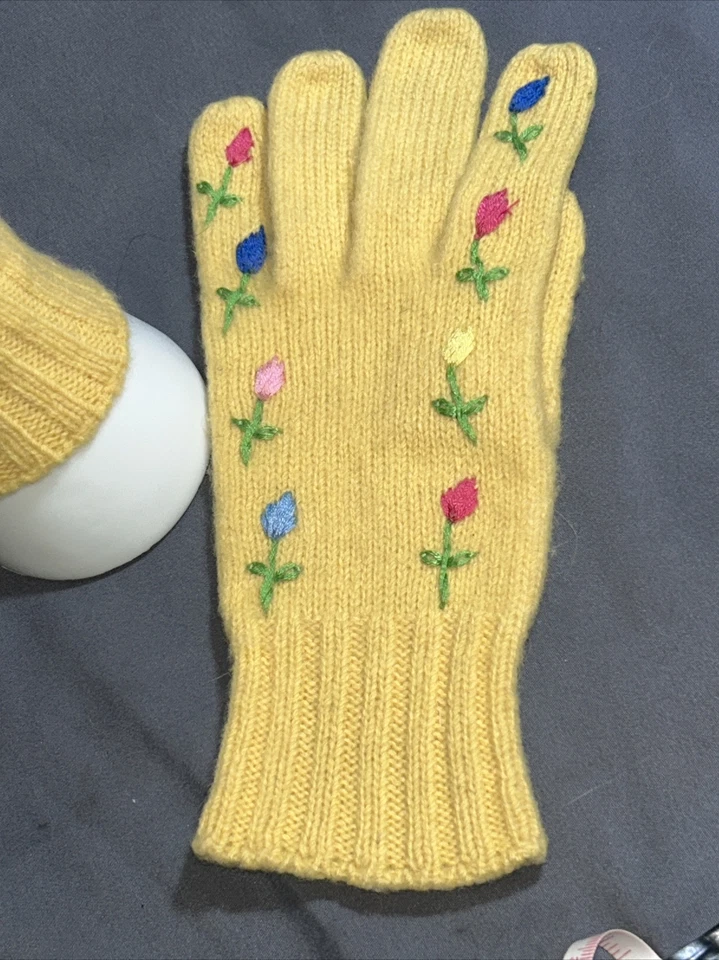 VTG Estate Women's Colorful Embroidered Spring Gloves Floral Designs M G18 - Image 2 of 4
