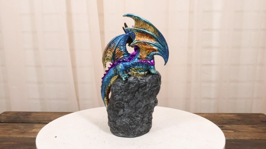 石　置物　うぃるそん Metallic Blue Iridescent Dragon On Faux Geode Rock Quartz Crystal