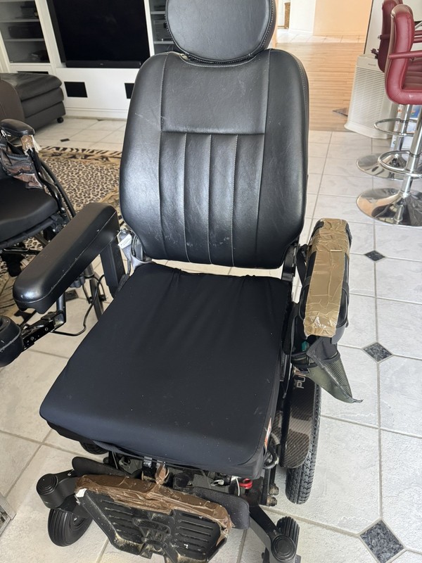 Quantum Q6 Stretto 3  Wheelchair - used - works great!