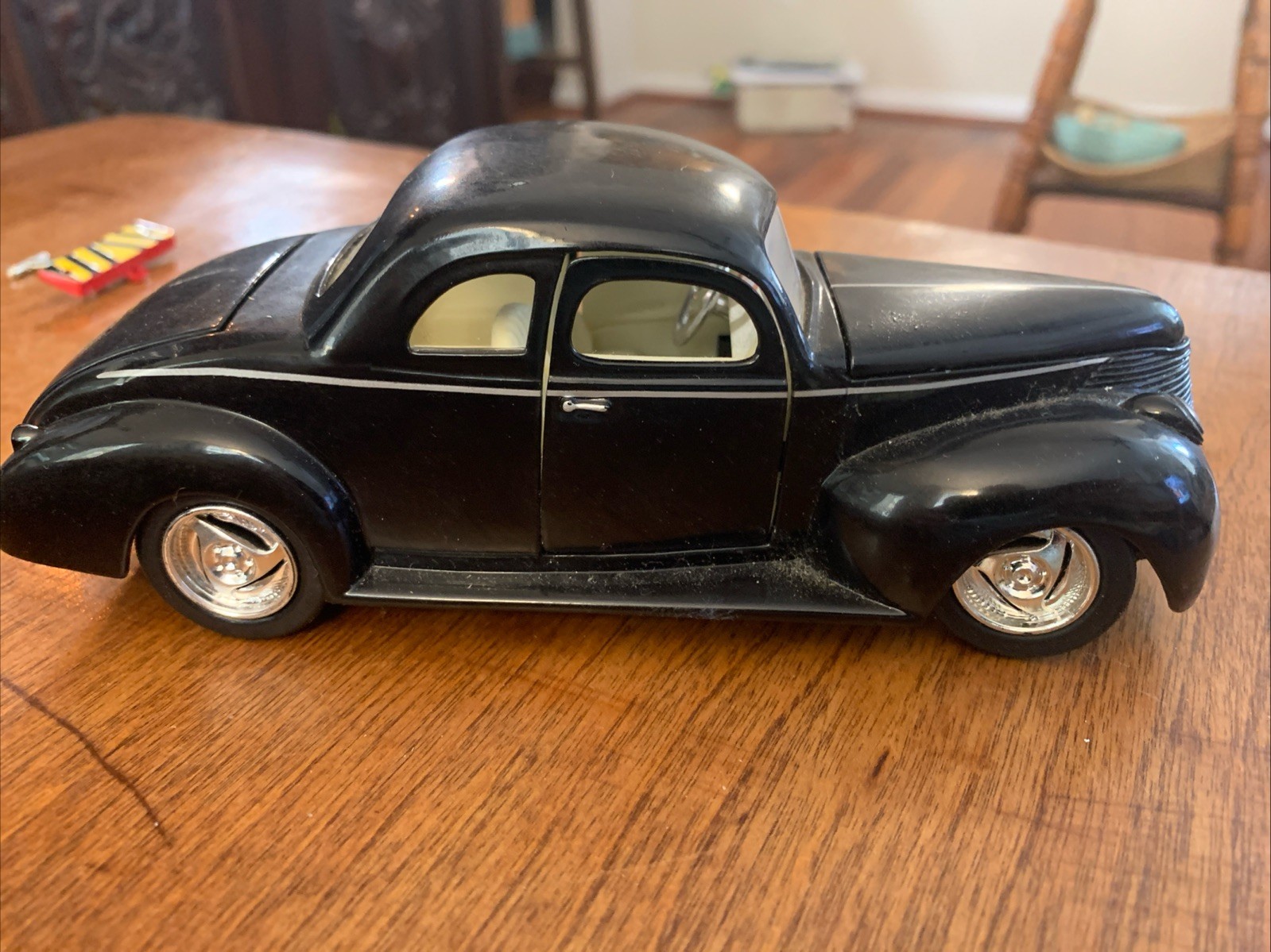 Hot Rod 1:24 Diecast 1940 Ford Coupe!!