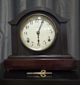 WORKING Antique Seth Thomas Adamantine 8 Day Mantle Shelf Clock & Key 10"x9"x5"