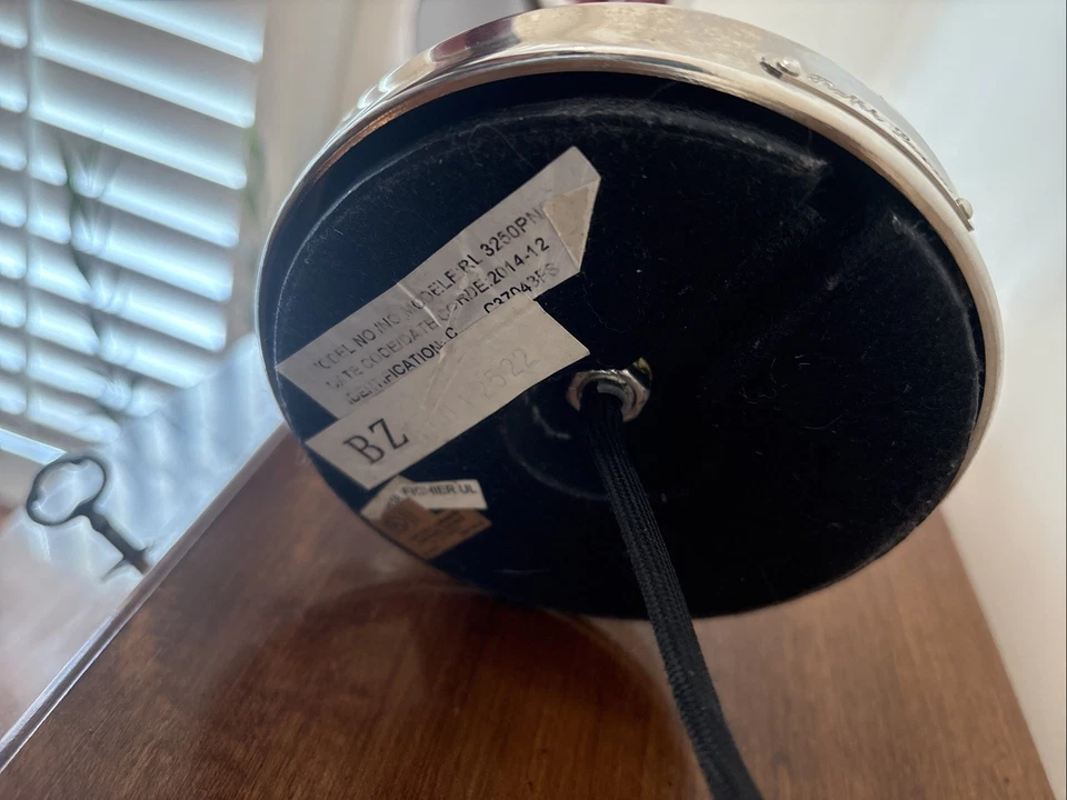 Abajur de mesa Ralph Lauren Anette com braço articulado em níquel polido - Imagem 4 de 4