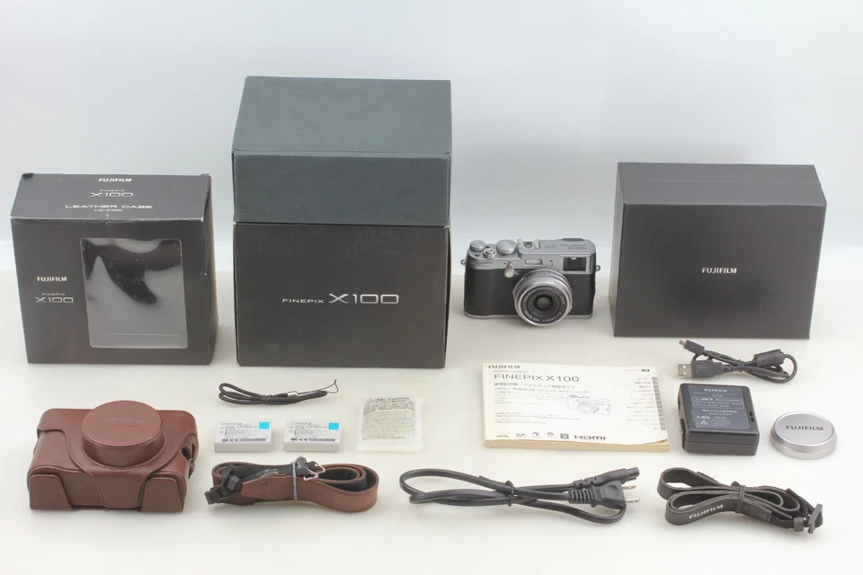 [MINT In Box & Case] Fuji Fujifilm FinePix X100 12.3MP Digital Camera JAPAN - Image 3 of 4