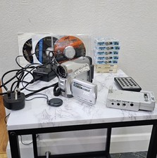 Jvc gr d250ek Camcorder Handheld bundle working, needs charger