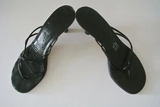 Black Leather CATHY JEAN 2.75-in high Thong Slides, US 5