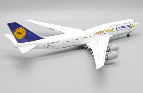 B747-8 LUFTHANSA REG: D-ABYI WITH STAND - JC WINGS EW2748004 1/200 - PRE ORDER - Picture 9 of 14