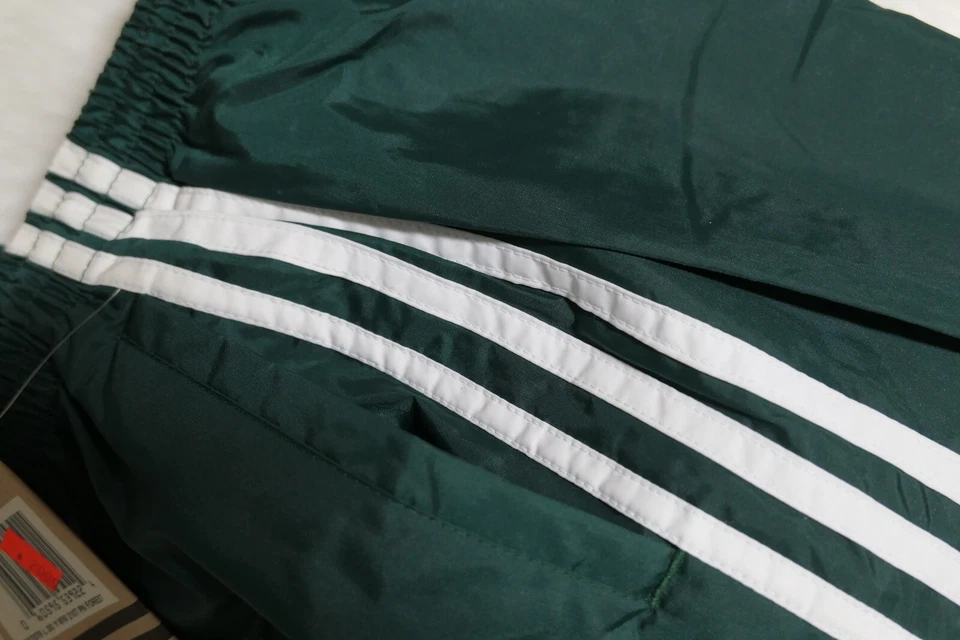 Nuevo con etiquetas Raro Adidas Vintage Nylon Verde Bosque Pantalones de Pista Juveniles Grandes YL Foto 4 de 4