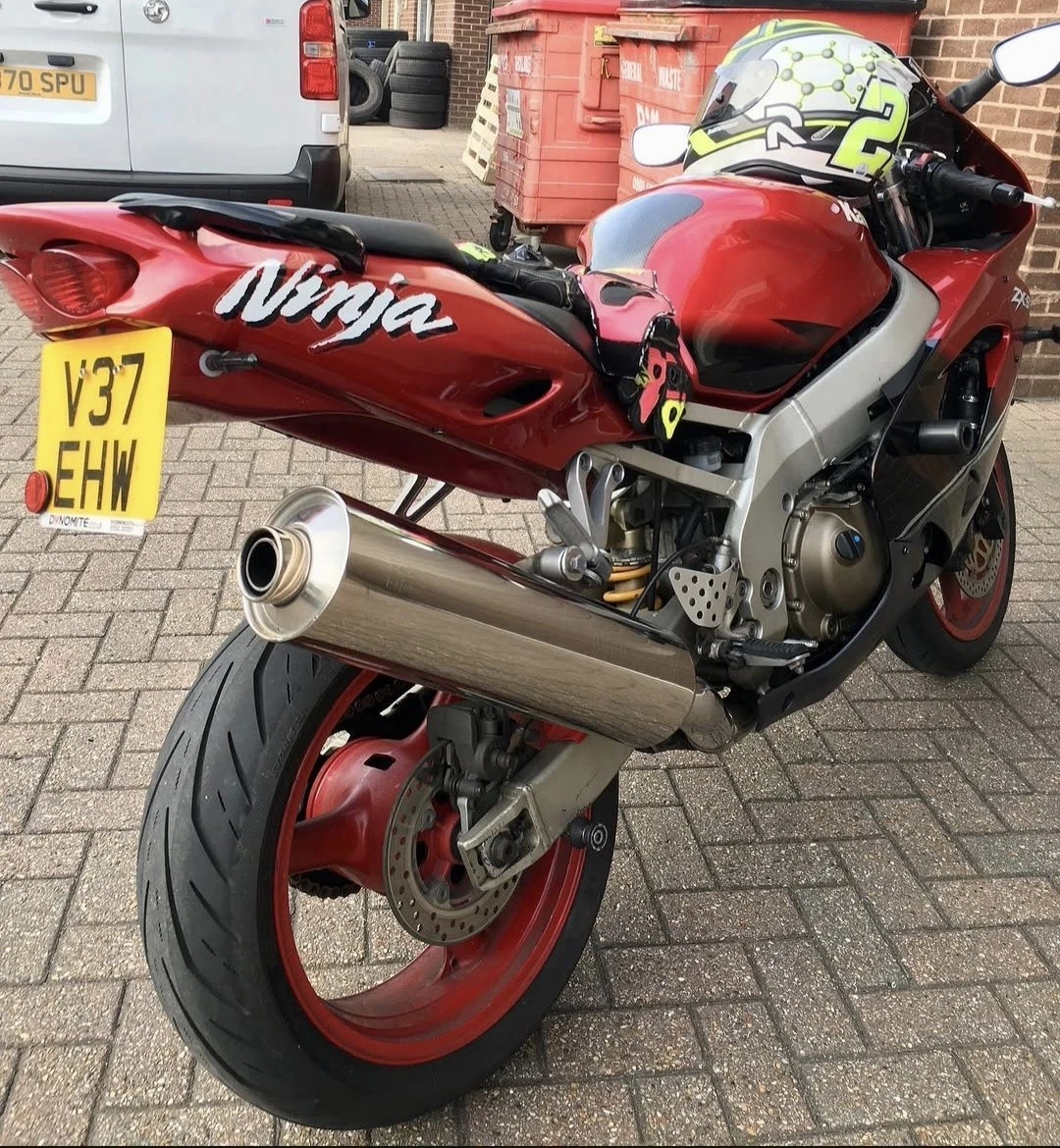 r.  1994 Kawasaki ZX9R B1 in Swindon, United Kingdom - For Sale | Car