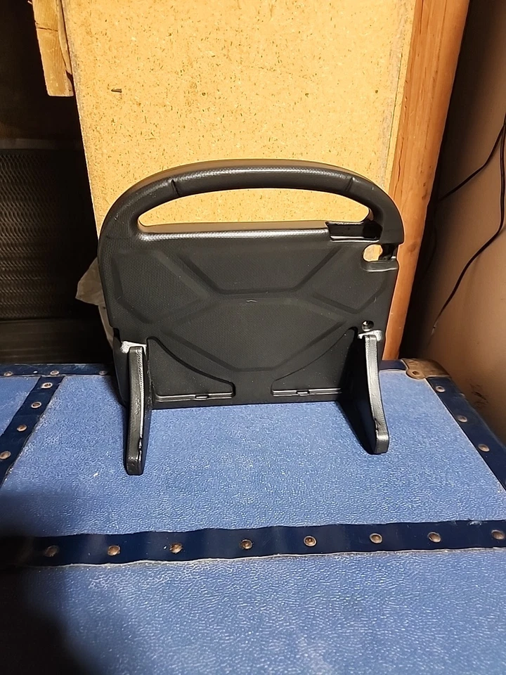 i-Blason ARMOR BOX KIDDO BLACK POLYCARBONATE FOR APPLE 7 x 10 INCH' USED  - Image 3 of 4