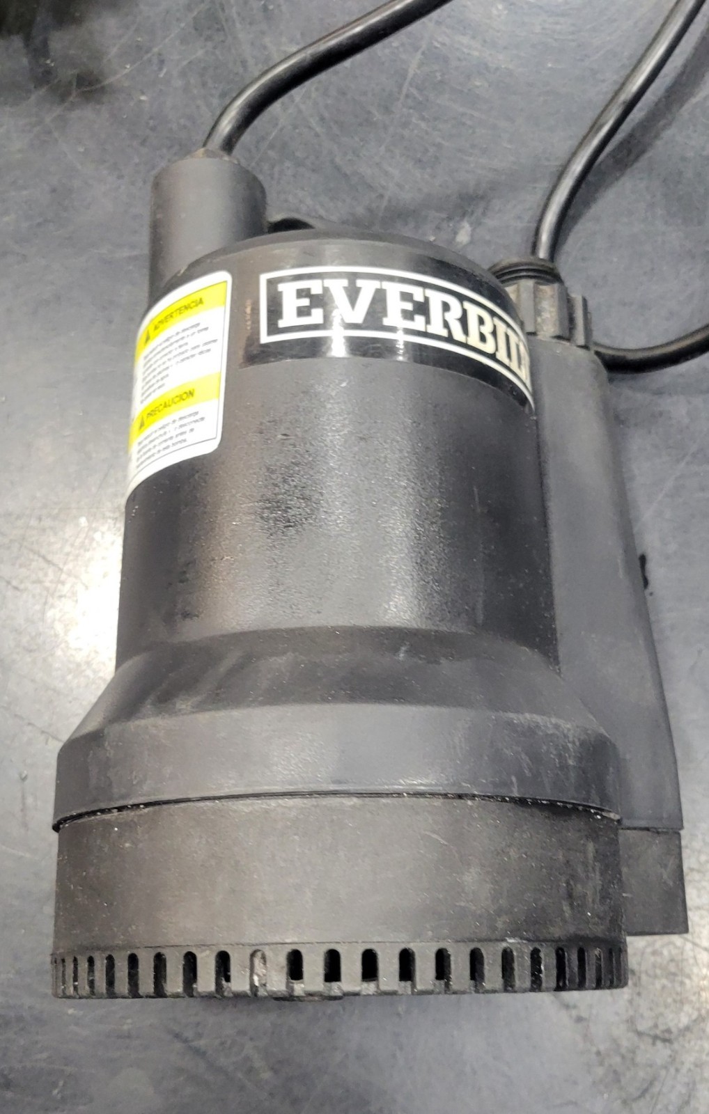 USED  Everbilt 1/6 HP Plastic Submersible Utility Pump