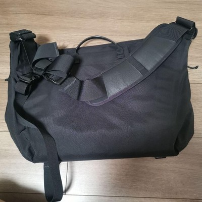 Arc'Teryx Leaf Courier Bag 15 | eBay