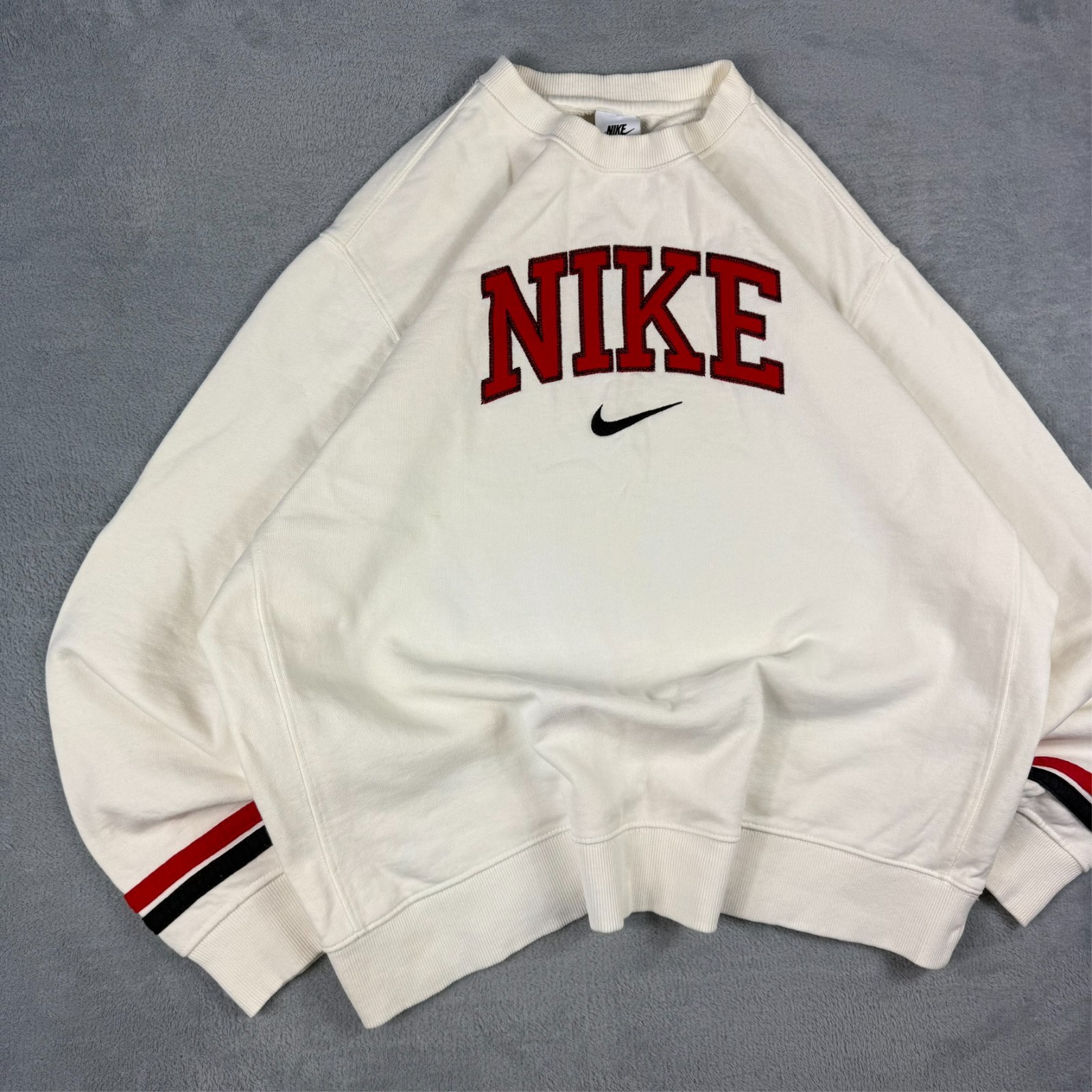 VTG Nike White Red Varsity Collegiate Spellout Oversized XL Pullover Sweatshirt image 2
