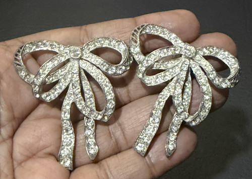 Vintage Pot Metal Bow Ribbon Clip On Earrings Silver Tone Clear Clear Rhinestone