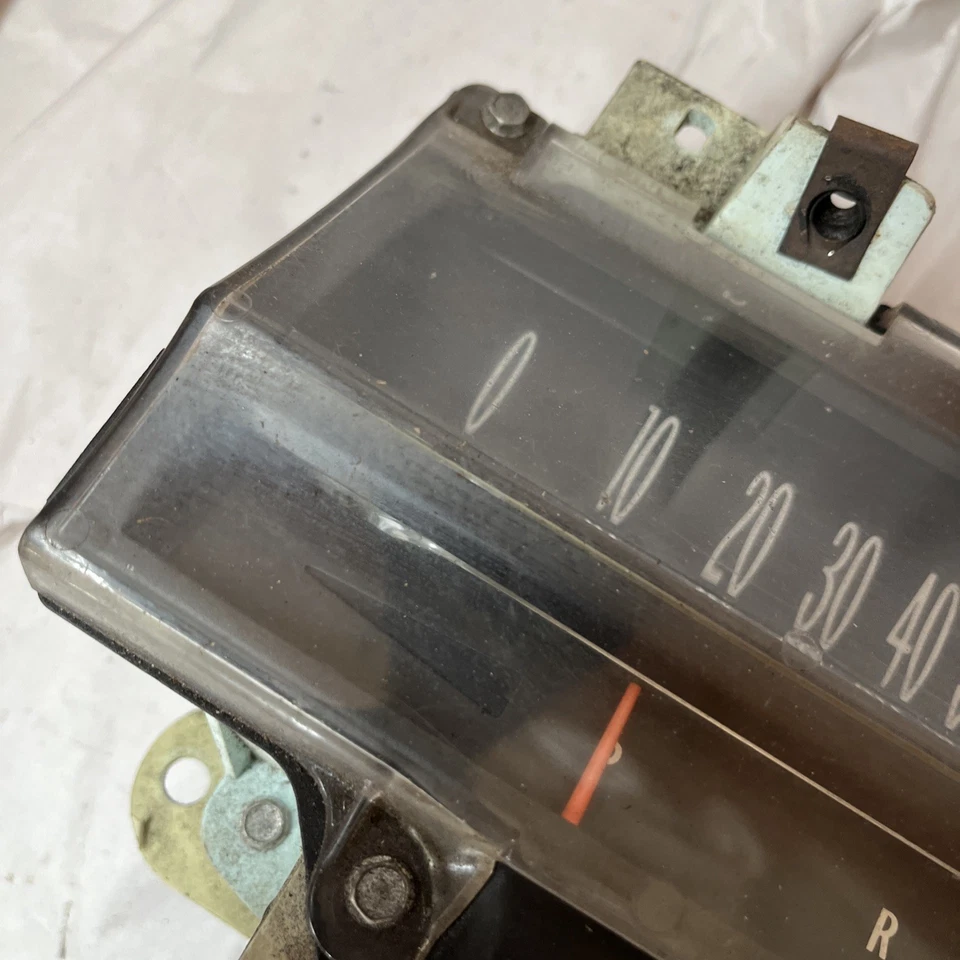 Cadillac Seville 1976-1979 velocímetro piezas no probadas 57 k Foto 3 de 4