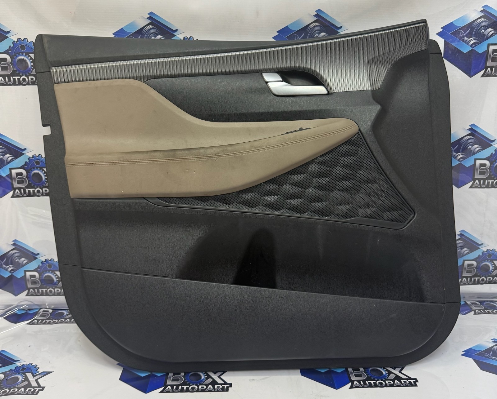 2019-2020 HYUNDAI SANTA FE FRONT LEFT SIDE INTERIOR DOOR TRIM PANEL OEM