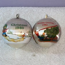 Christmas ornaments set of 2 silk plastic wrap balls 1982  1980 AA1398